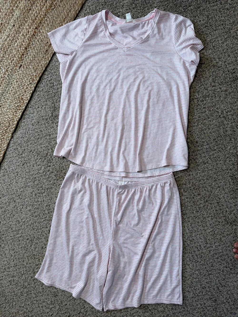 Laura Ashley, pink and white gingham short pajamas XL 3189